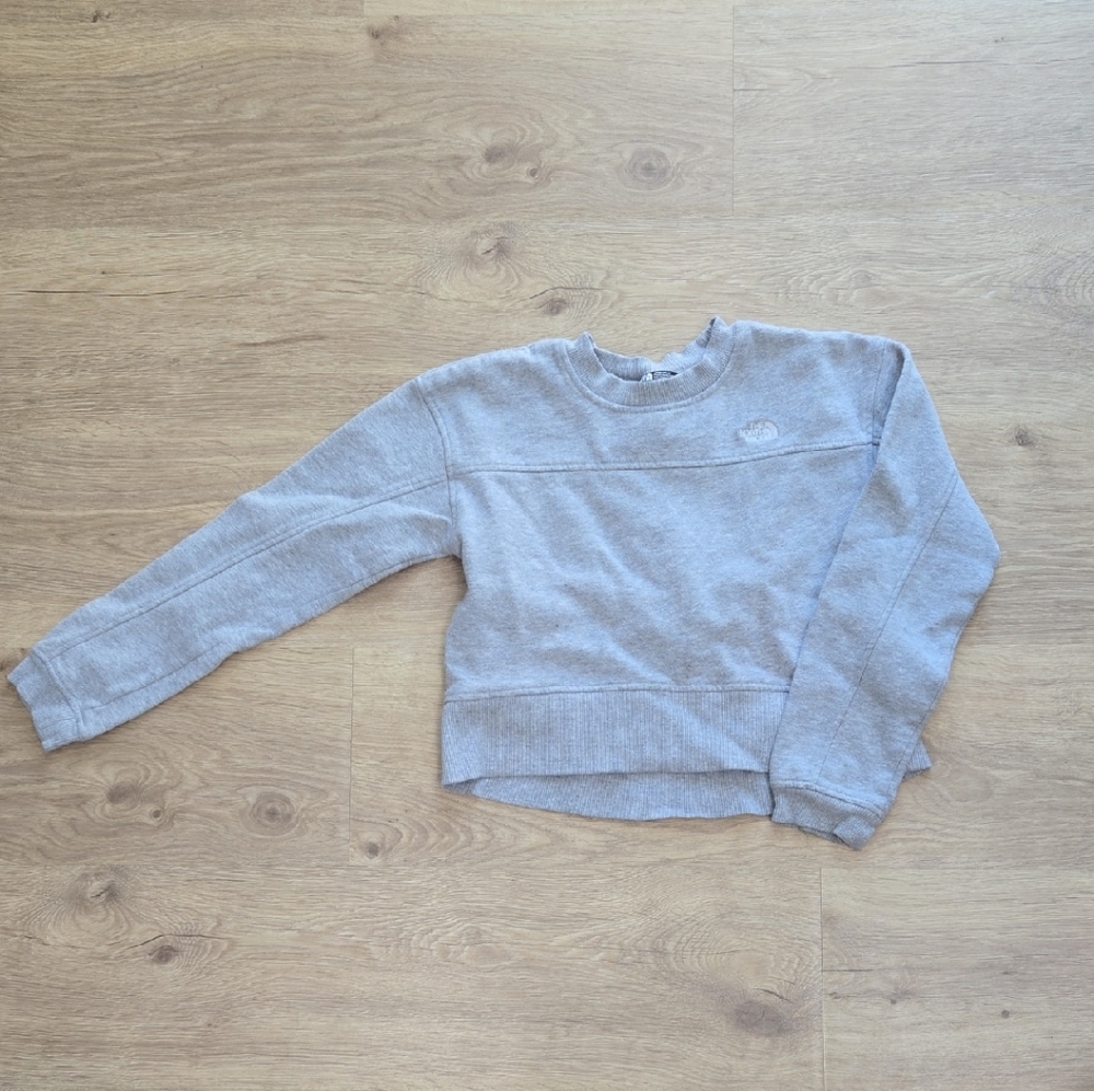 The North Face Light Gray Fleece Cropped Pullover